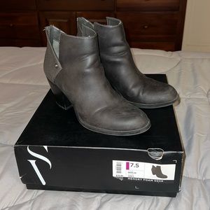 Simply Vera Vera Wang Heeled Ankle High Boots